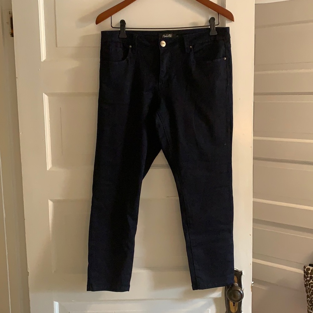 Dark wash cotton blend capris. Worn once EUC